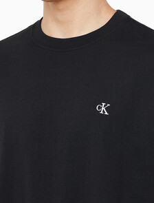 Buy 남성 릴렉스핏 아카이브 로고 반팔 티셔츠 in color BLACK