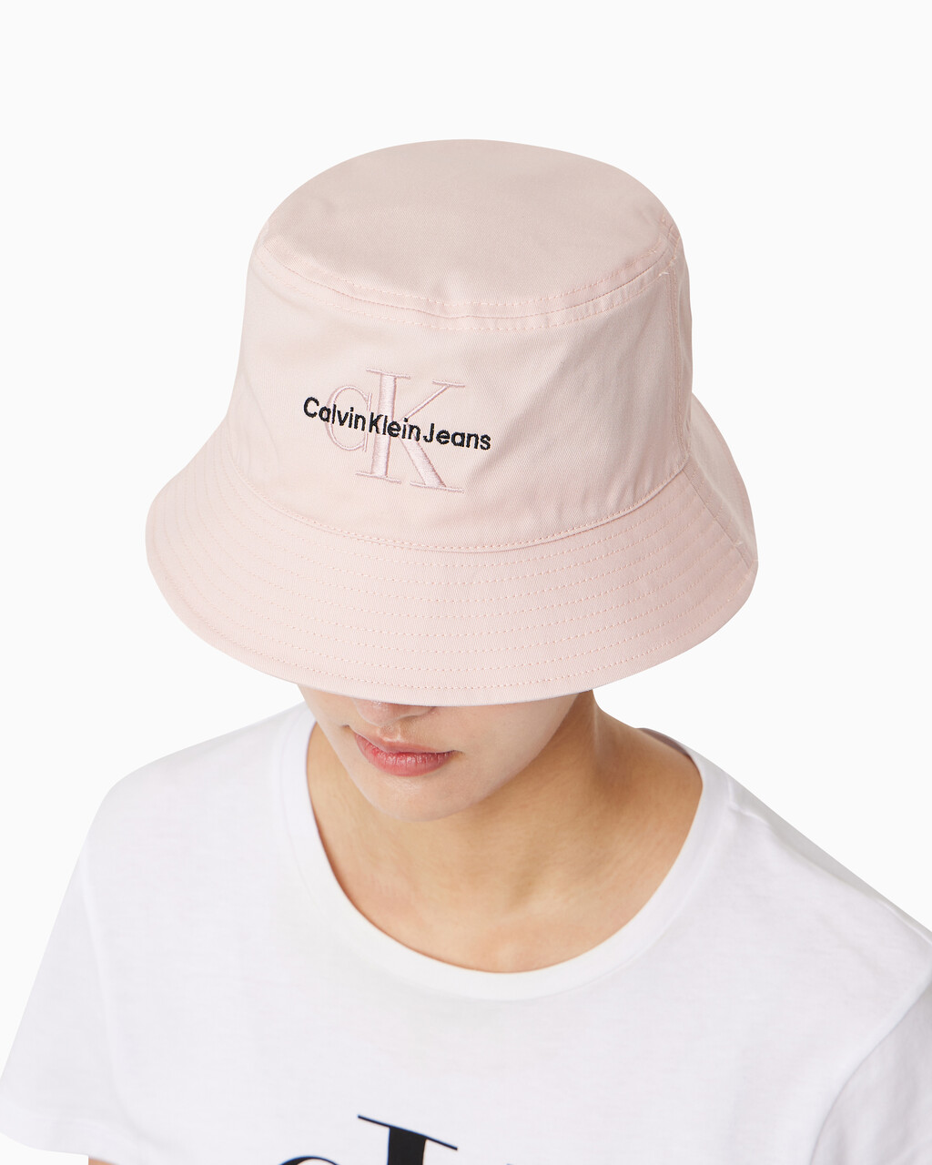 Buy 여성 모노그램 버킷햇 in color PINK
