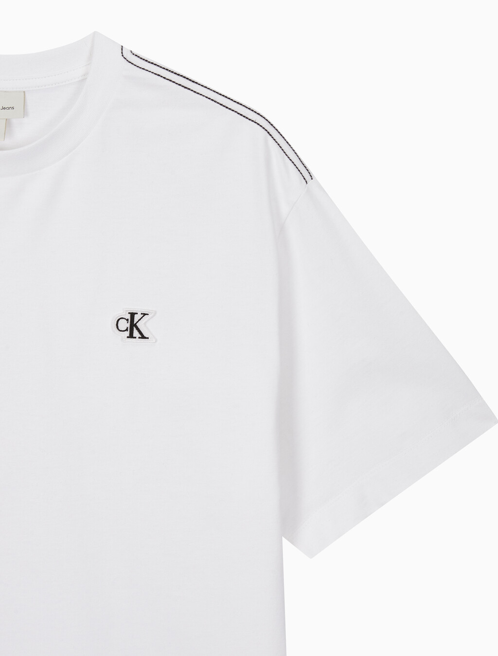 Buy 남성 릴렉스핏 탑스티치 패치 로고 반팔 티셔츠 in color BRIGHT WHITE