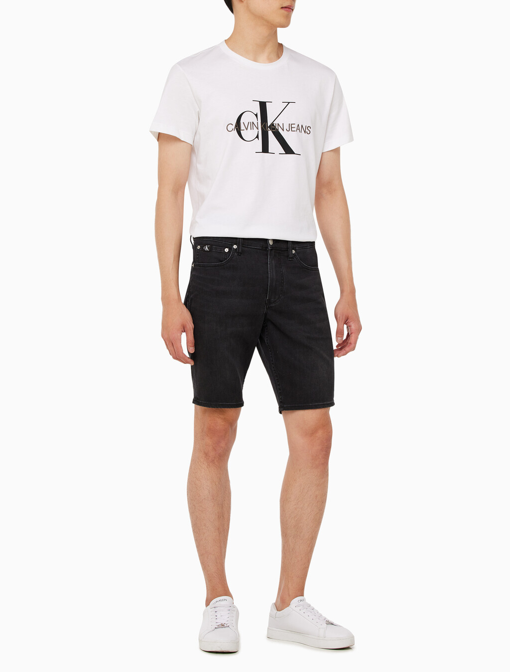 Buy 남성 37.5 기능성 레귤러 블랙 데님 쇼츠 in color WASHED BLACK LOGO LACE