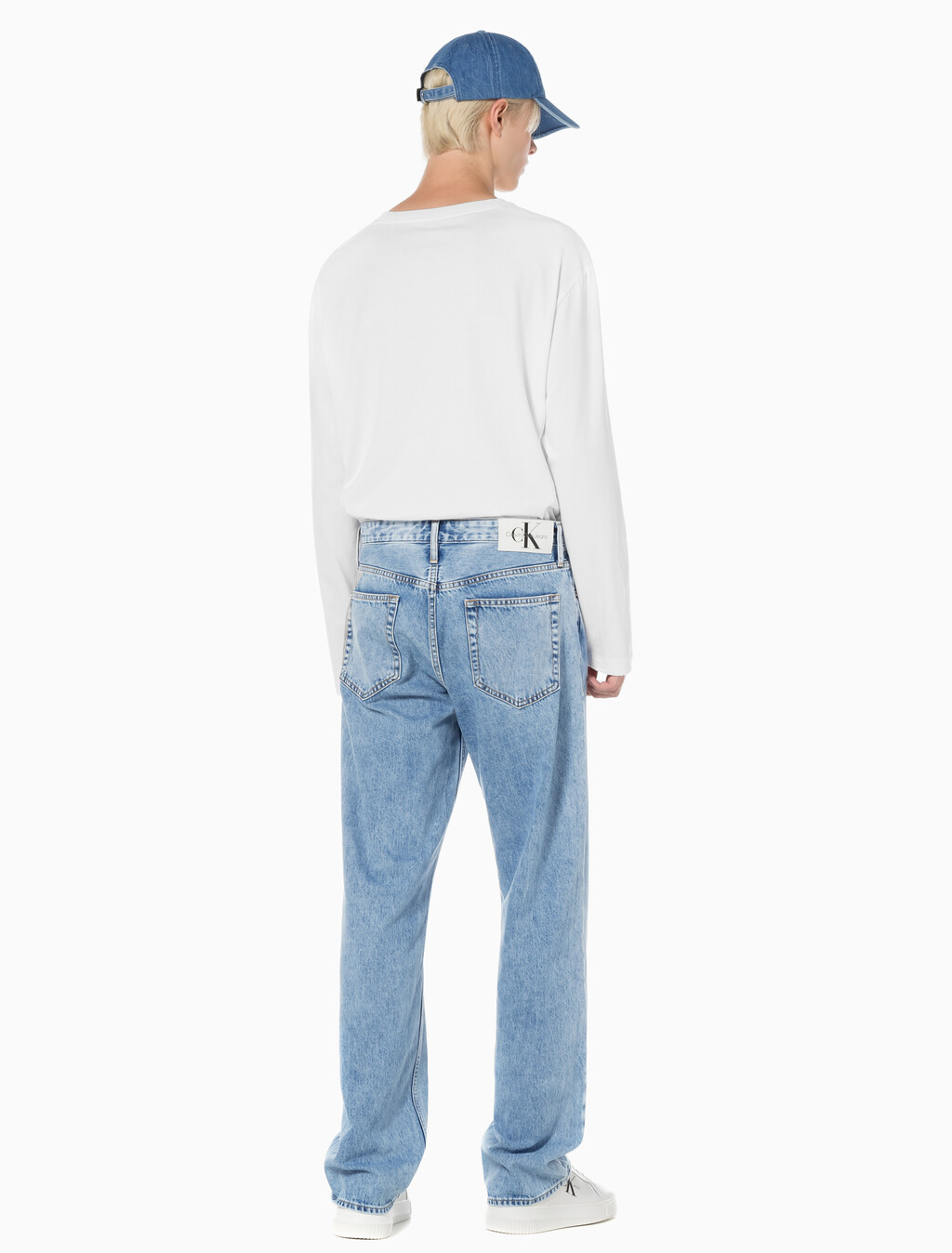 Buy 남성 90's 스트레이트핏 라이트블루 에코 쿨 데님 in color CHALKY BLUE