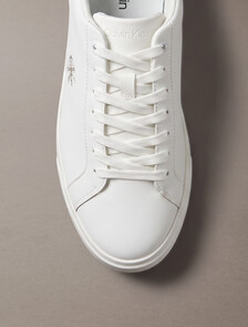 Buy 남성 로우 프로파일 컵솔 더블 벨크로 스니커즈 in color ANCIENT WHITE/EGGSHELL