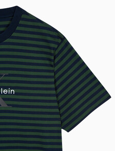 Buy 남성 스트라이프 모노그램 로고 반팔 티셔츠 in color Navy