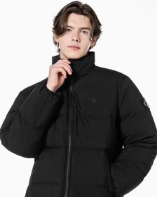 Buy 남성 레귤러핏 스탠드 카라 숏 다운 푸퍼 재킷 in color CK BLACK