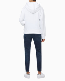 Buy 여성 릴렉스핏 CK 스몰 로고 기모 후디 in color BRILLIANT WHITE