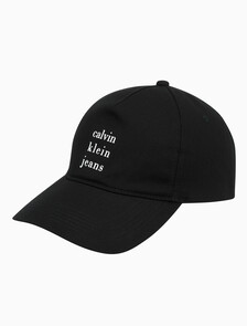 Buy 남녀공용 CKJ 프린트 레터링 로고 볼캡 in color BLACK