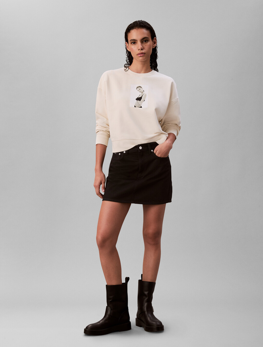 Buy 클래식 케이트 모스 크루넥 스웻셔츠 in color Ivory