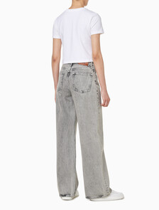 Buy 여성 와이드 레그핏 그레이 워시 데님 in color GREY