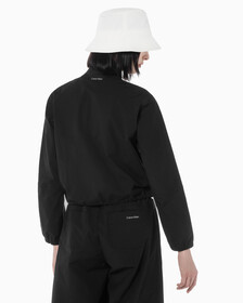 Buy 여성 CK 애슬레틱 레귤러 핏 기능성 반집업 아노락 in color BLACK