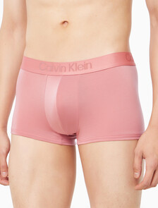 Buy 남성 CK 블랙 3PK 로우 라이즈 트렁크 in color Charcoal / Dark Pink / White