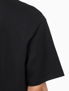 Buy 남성 릴렉스 핏 블락 그래픽 자수 반팔 티셔츠 in color BLACK