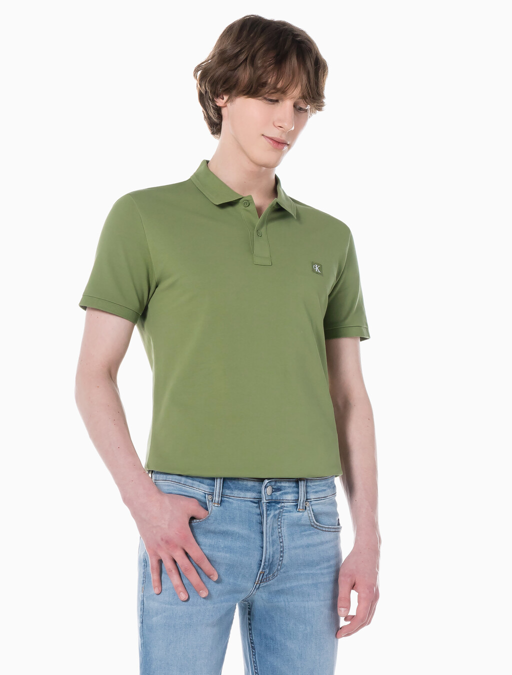 Buy 남성 슬림핏 CK 로고 뱃지  폴로 티셔츠 in color KHAKI