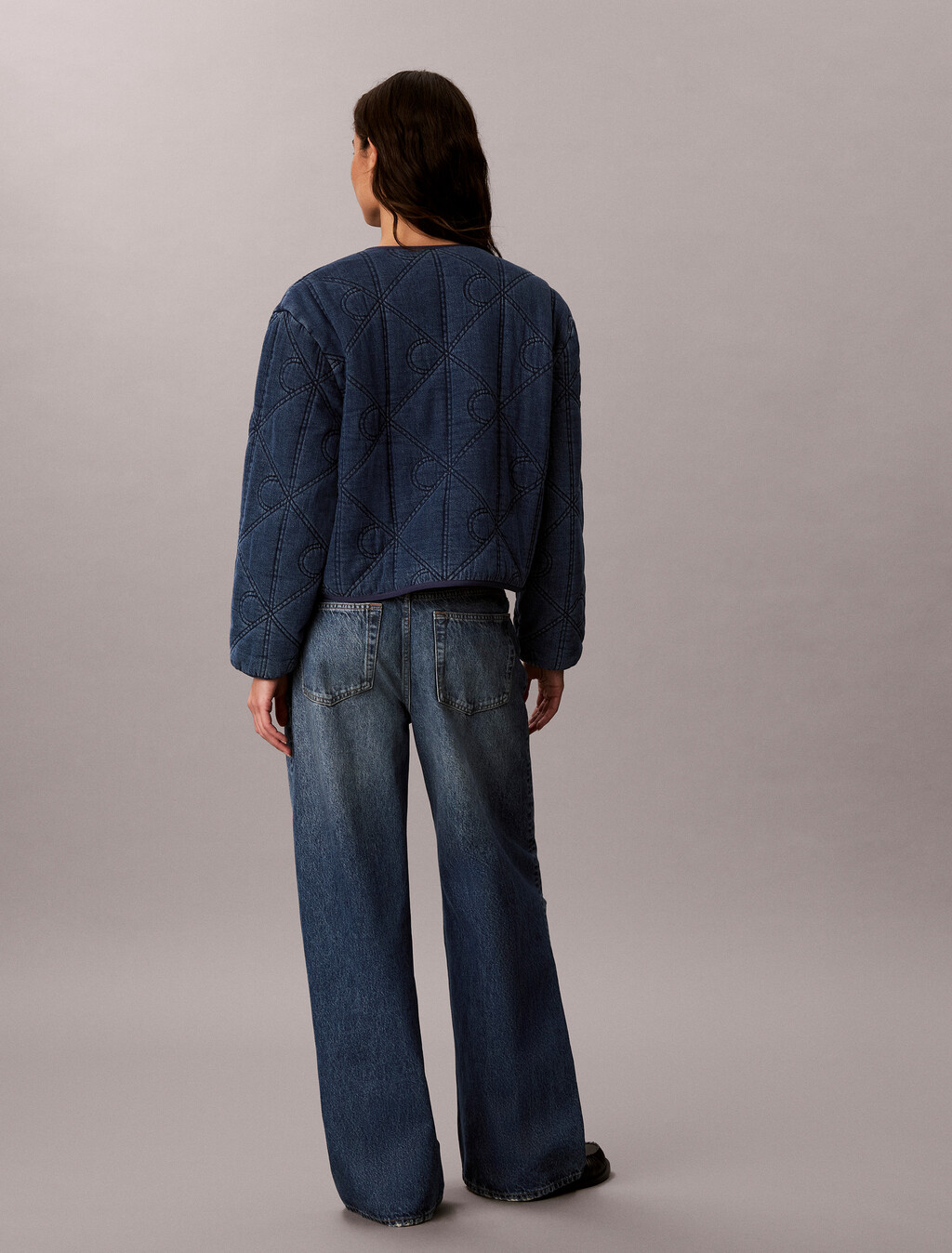 Buy 여성 CK 엠블럼 라인 퀼티드 자켓 in color Blue