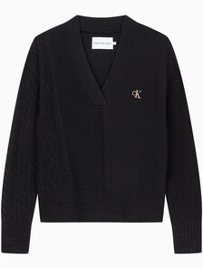 Buy 여성 케이블 인터레스트 브이넥 풀오버 울 스웨터 in color CK BLACK