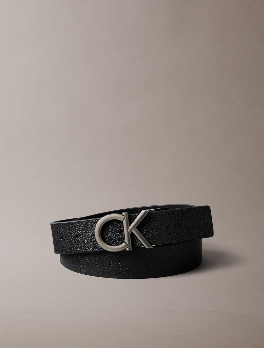 Buy 남성 CK 홀마크 리버서블 벨트 35mm in color Black AOP / Black / Matte Gunmetal