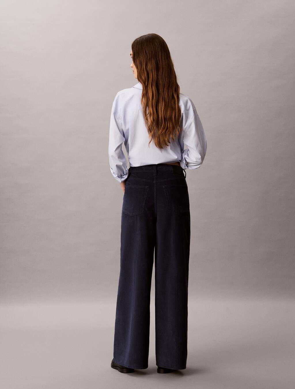 Buy 여성 코듀로이 와이드 레그 팬츠 in color DARK SAPPHIRE