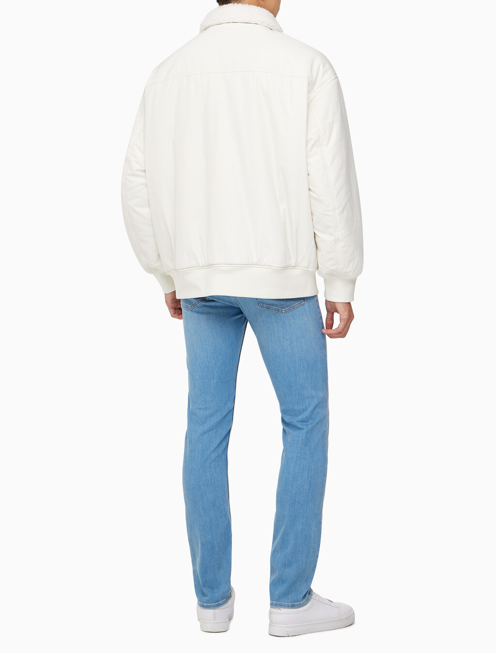 Buy 남성 리버서블 쉐르파 봄버 in color WHITE