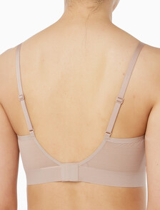 Buy 여성 인비져블 NSE 메쉬 트라이앵글 in color CEDAR