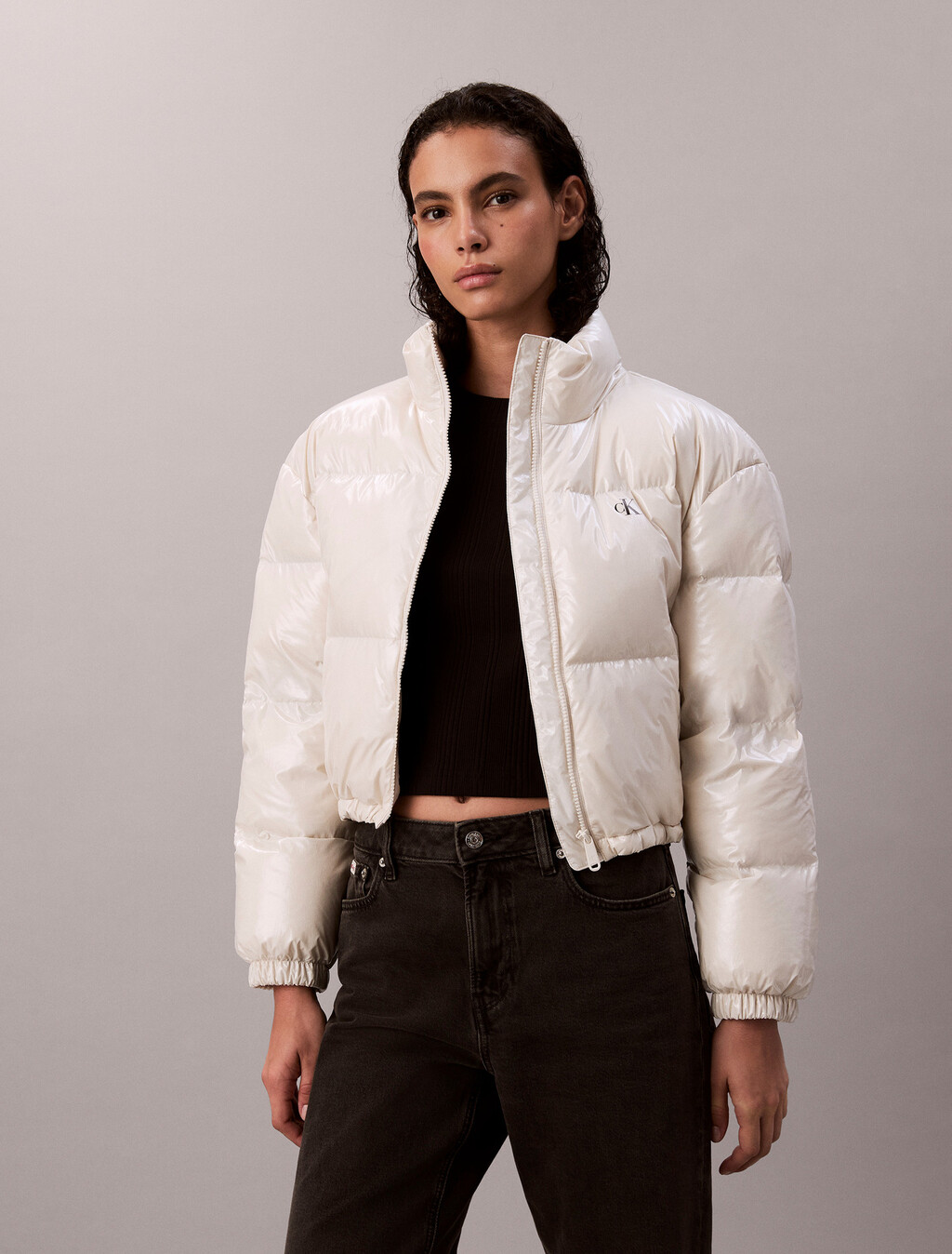 Buy 여성 글로시 크롭 다운 in color CHALK