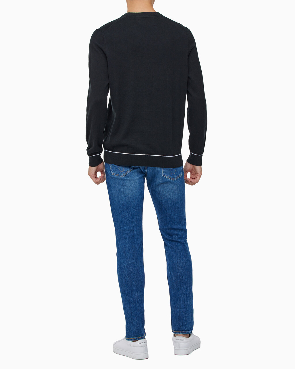 Buy 남성 에센셜 크루넥 스웨터 in color CK BLACK