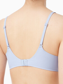 Buy 여성 퍼펙틀리 핏 AF 푸쉬업 브라 in color Light blue