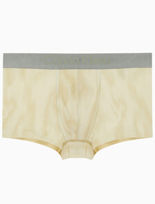 Buy 남성 브러시드 마이크로 져지 로우 라이즈 트렁크 in color WOODSKIN PRINT+JASMINE