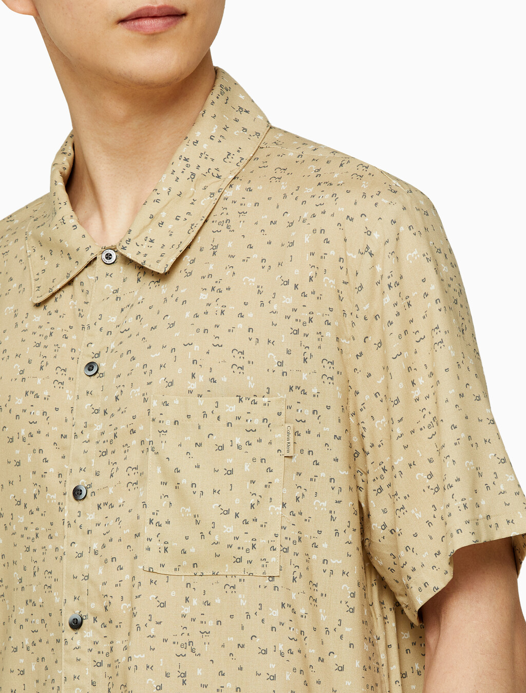 Buy 남성 우븐 비스코스 라운지 숏슬리브 버튼다운 탑 in color YELLOW