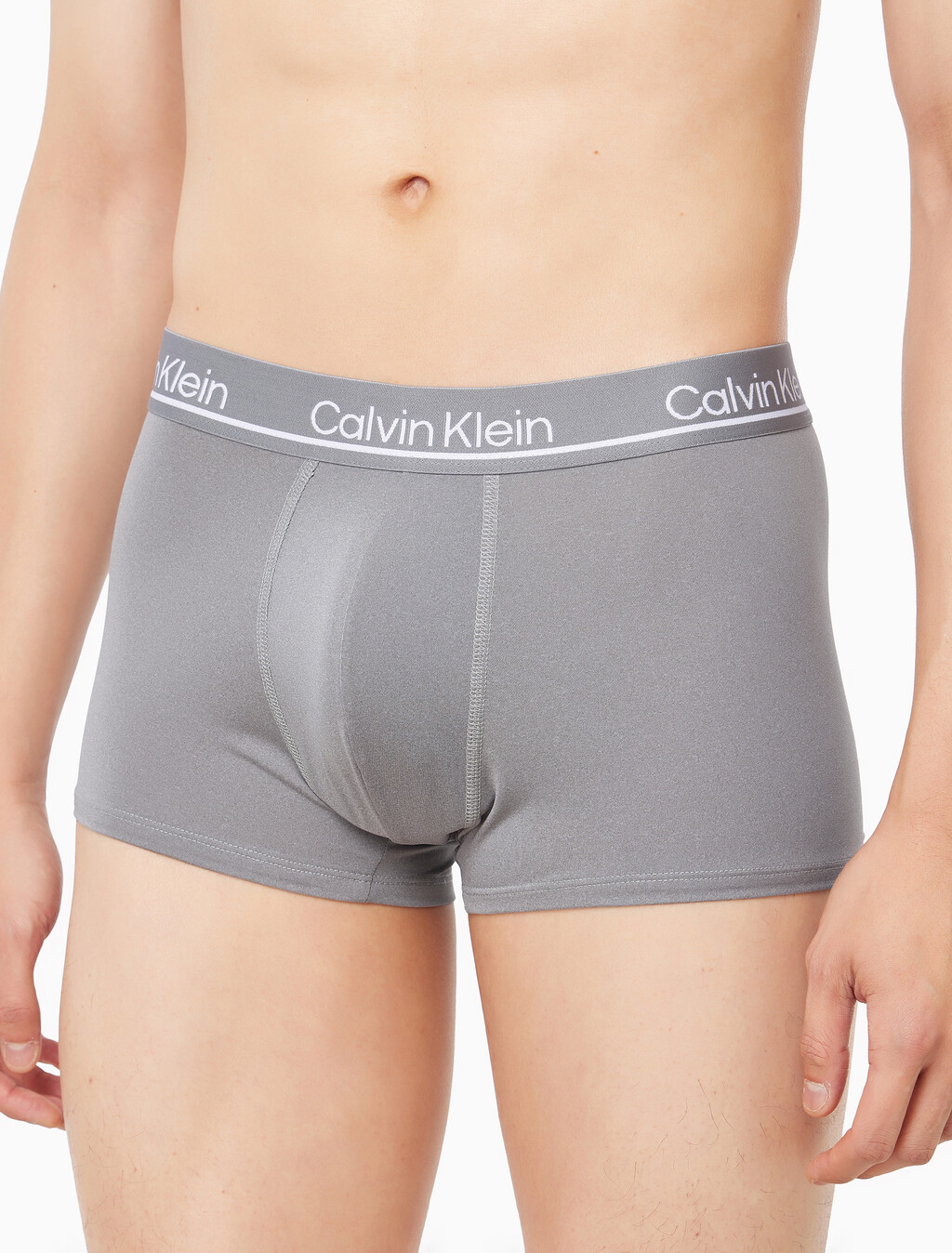 Buy 남성 CK 마이크로 플러스 로우 라이즈 트렁크 4PK in color Charcoal / Black / White / Black