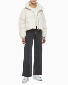 Buy 여성 볼륨 넥 크롭 다운 푸퍼 in color WHITE