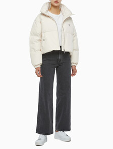 Buy 여성 볼륨 넥 크롭 다운 푸퍼 in color WHITE