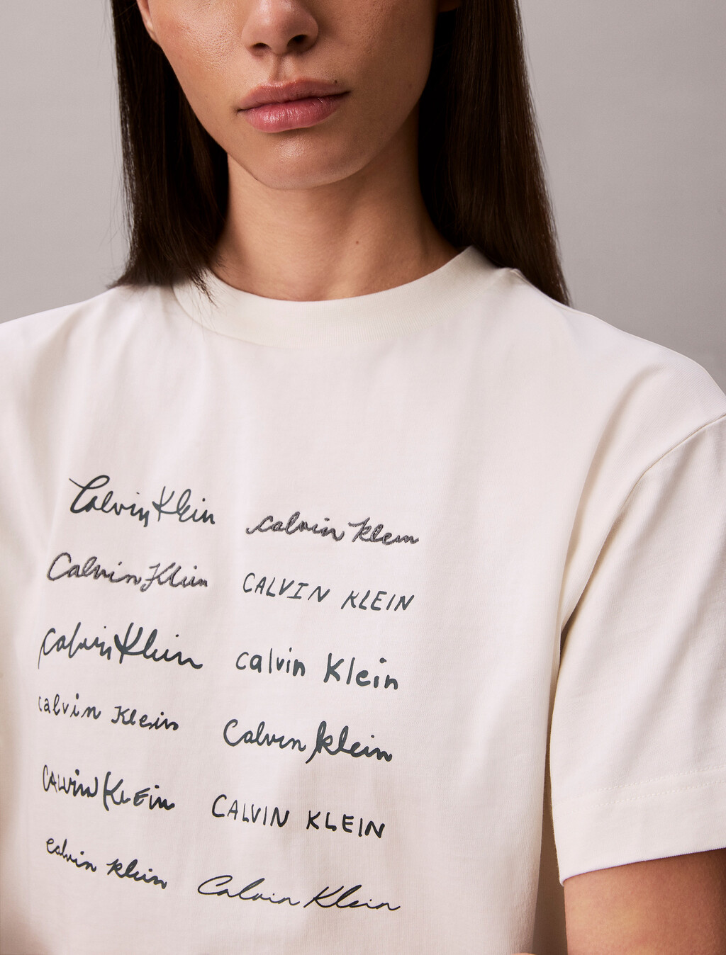 Buy 여성 크롭드 박시 그래픽 티 in color TOFU