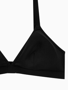 Buy 여성 마이크로 립 트라이앵글 in color BLACK