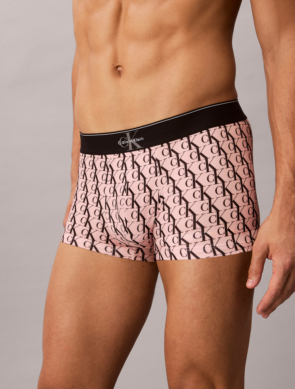 Buy 남성 CK 그래픽 마이크로 로우 라이즈 트렁크 in color PINK PRINT