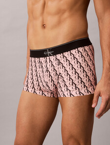 Buy 남성 CK 그래픽 마이크로 로우 라이즈 트렁크 in color PINK PRINT
