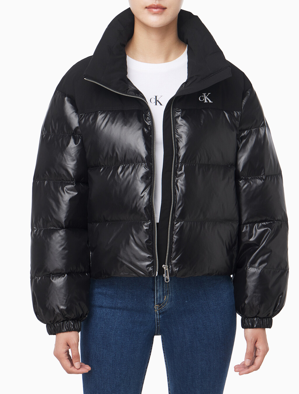 Buy 여성 매트 블라킹 샤인 다운 자켓 in color BLACK