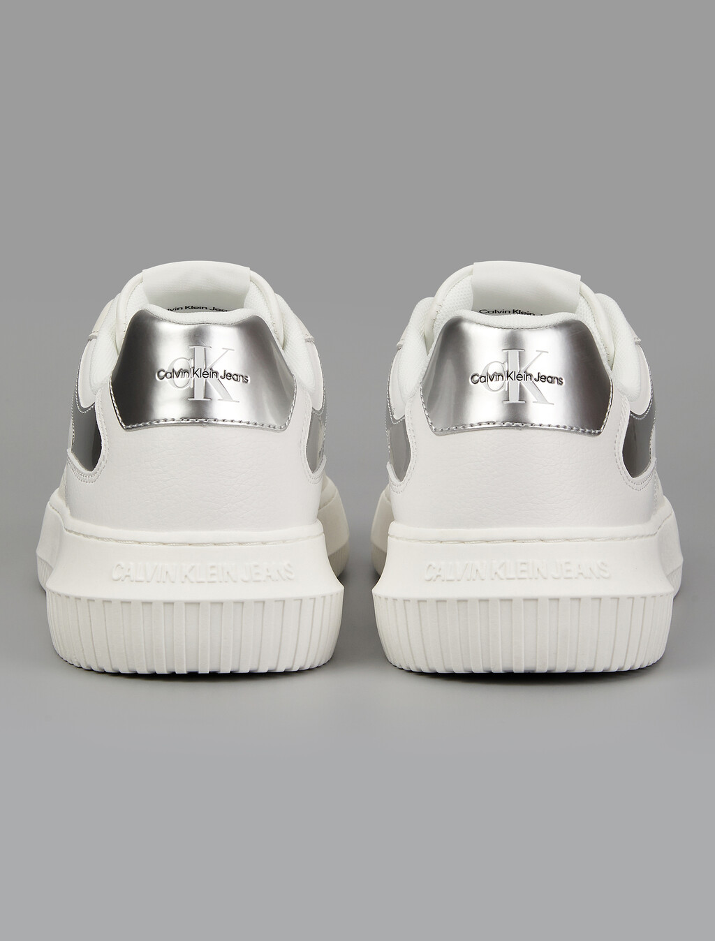 Buy 남성 말모 메타 스니커즈 in color WHITE/SILVER