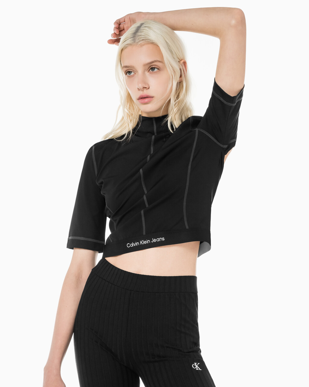Buy 여성 밴드로고 하이넥 반팔 티셔츠 in color CK BLACK