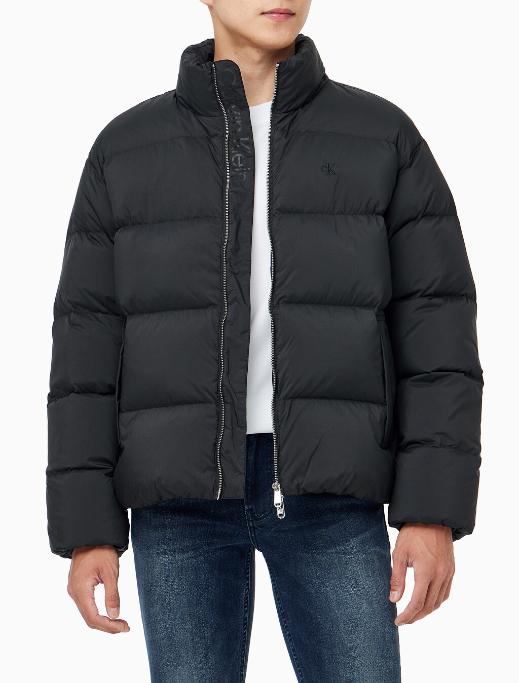 Buy 남성 커브드 퀼팅 나일론 다운 푸퍼 in color CK BLACK