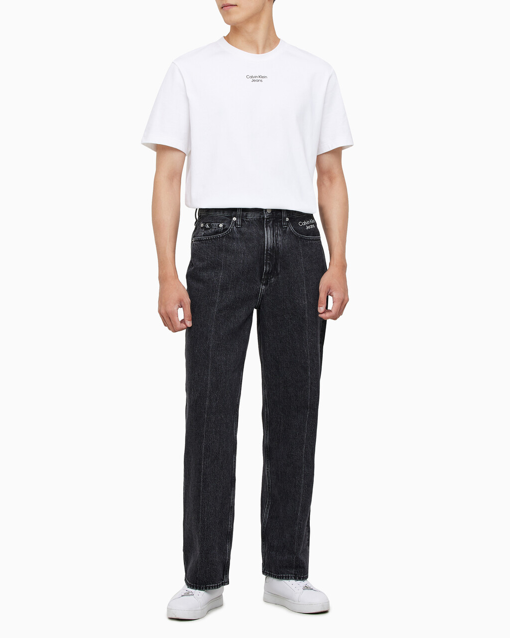 Buy 남성 뉴와이드핏 블랙 데님 in color WASHED BLACK LOGO LACE