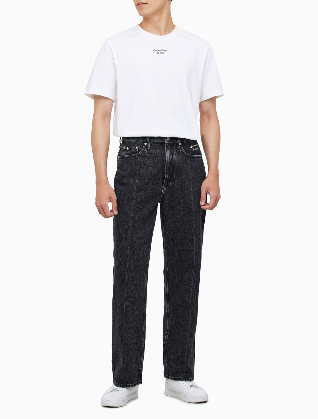 Buy 남성 뉴와이드핏 블랙 데님 in color WASHED BLACK LOGO LACE