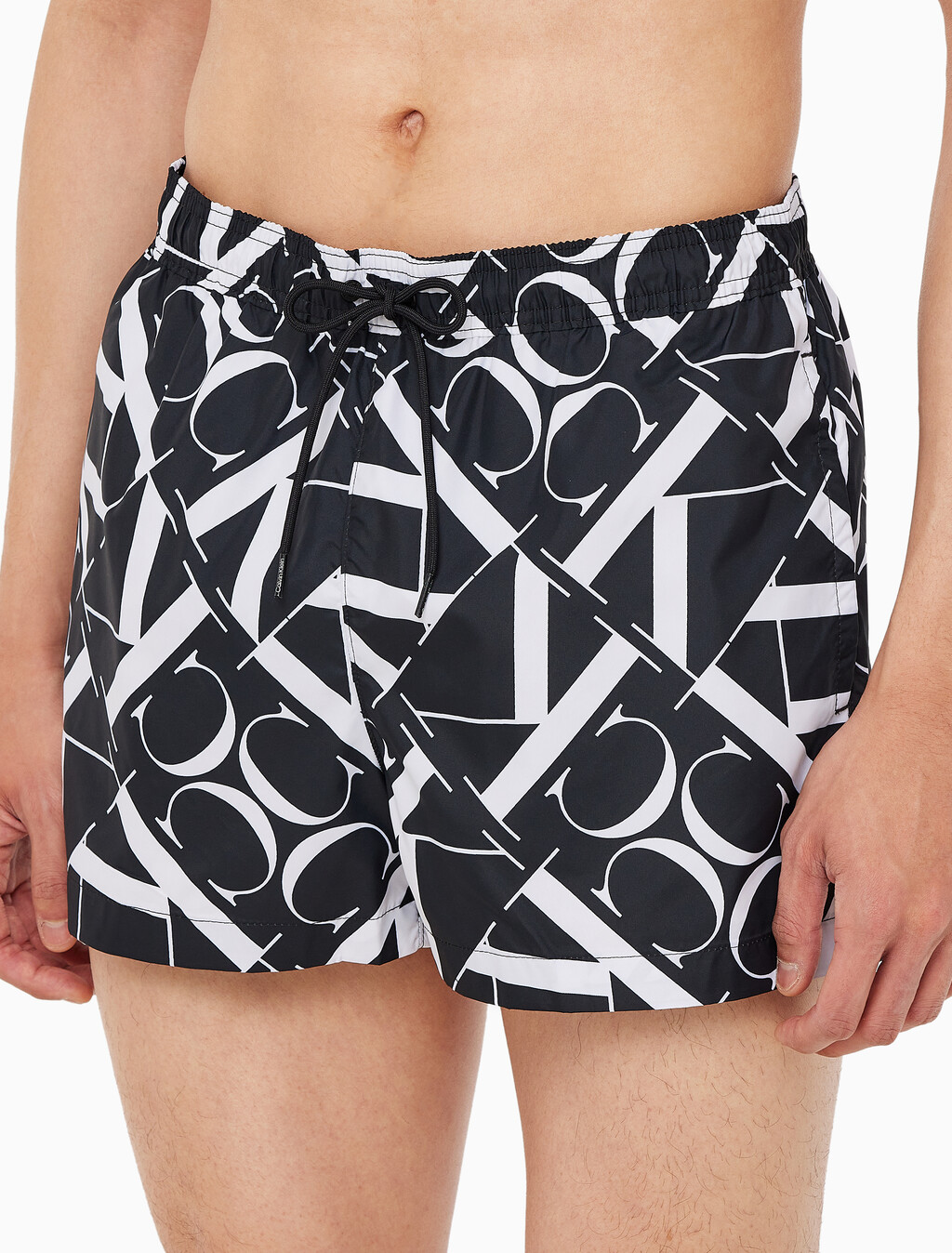 Buy 남성 CKJ 모노그램 스윔 쇼츠 in color METAL