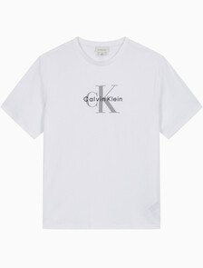 Buy 남성 레귤러핏 히어로 모노그램 로고 반팔 티셔츠 in color BRILLIANT WHITE