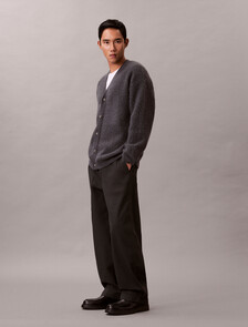 Buy 남성 배럴핏 유틸리티 코튼 치노 팬츠 in color PIRATE BLACK