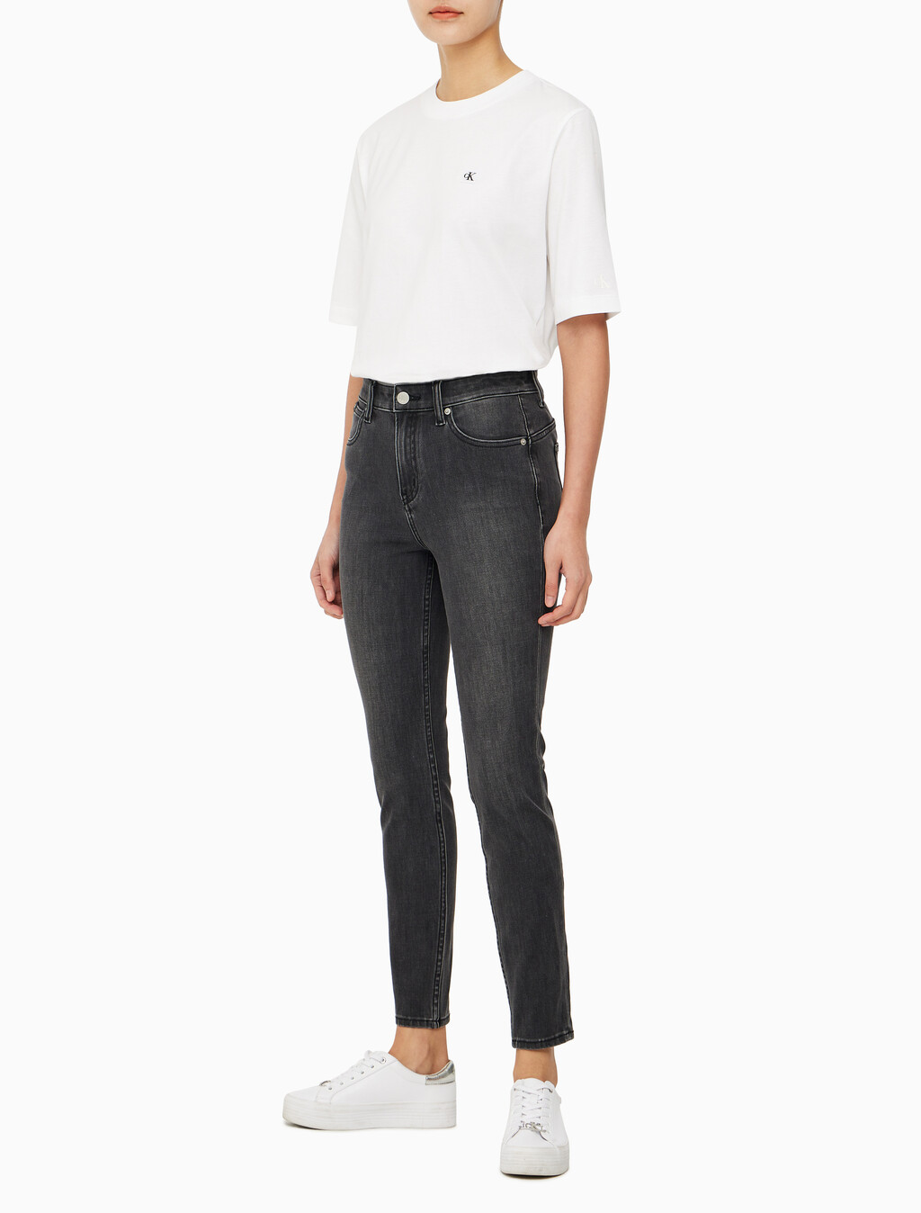Buy 여성 하이라이즈 스키니핏 앵클 블랙 37.5 기능성 데님 in color WASHED BLACK LOGO LACE
