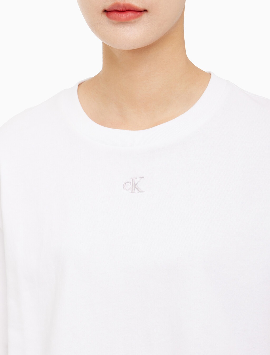 Buy 여성 그래픽 크롭 반팔 티셔츠 in color BRIGHT WHITE