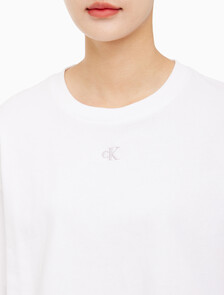 Buy 여성 그래픽 크롭 반팔 티셔츠 in color BRIGHT WHITE