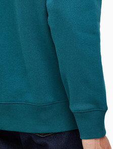 Buy 남성 레귤러핏 인스티튜셔널 로고 기모 스웨트셔츠 in color ATLANTIC DEEP