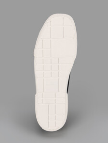 Buy 여성 비비 로우 레이스업 캔버스 스니커즈 in color CK BLACK