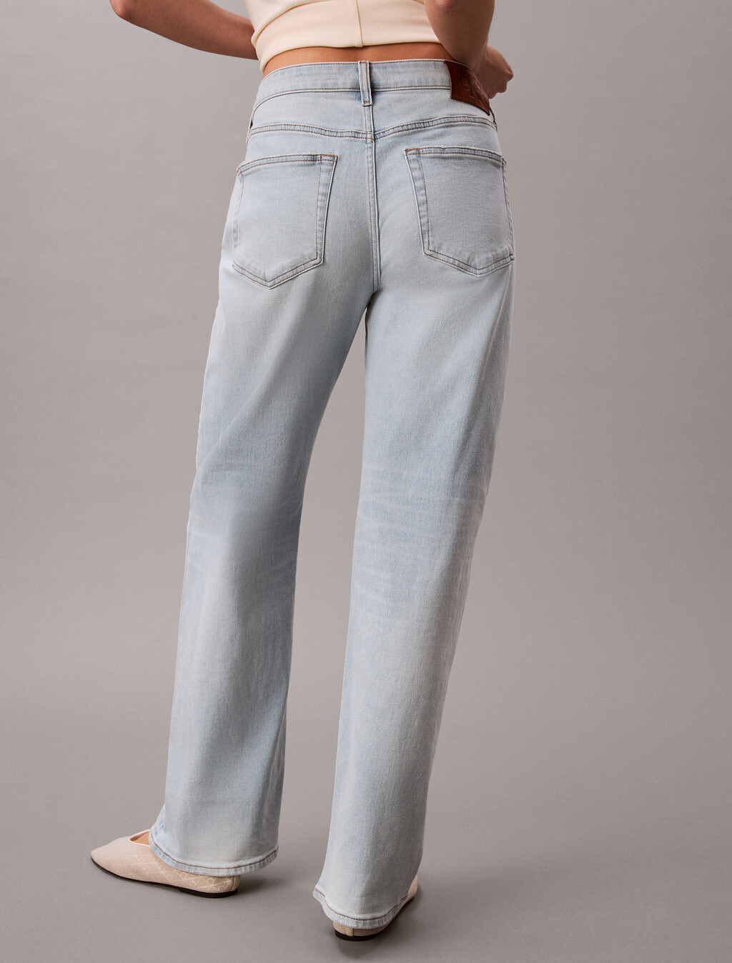 Buy 여성 90S 스트레이트 에코 데님 in color Light blue