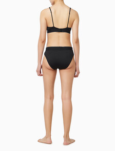 Buy 여성 CK 그래픽 AF 트라이앵글 in color BLACK